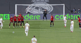 梅西：我在巴萨踢了一辈子球，却没能以我想象的方式告别