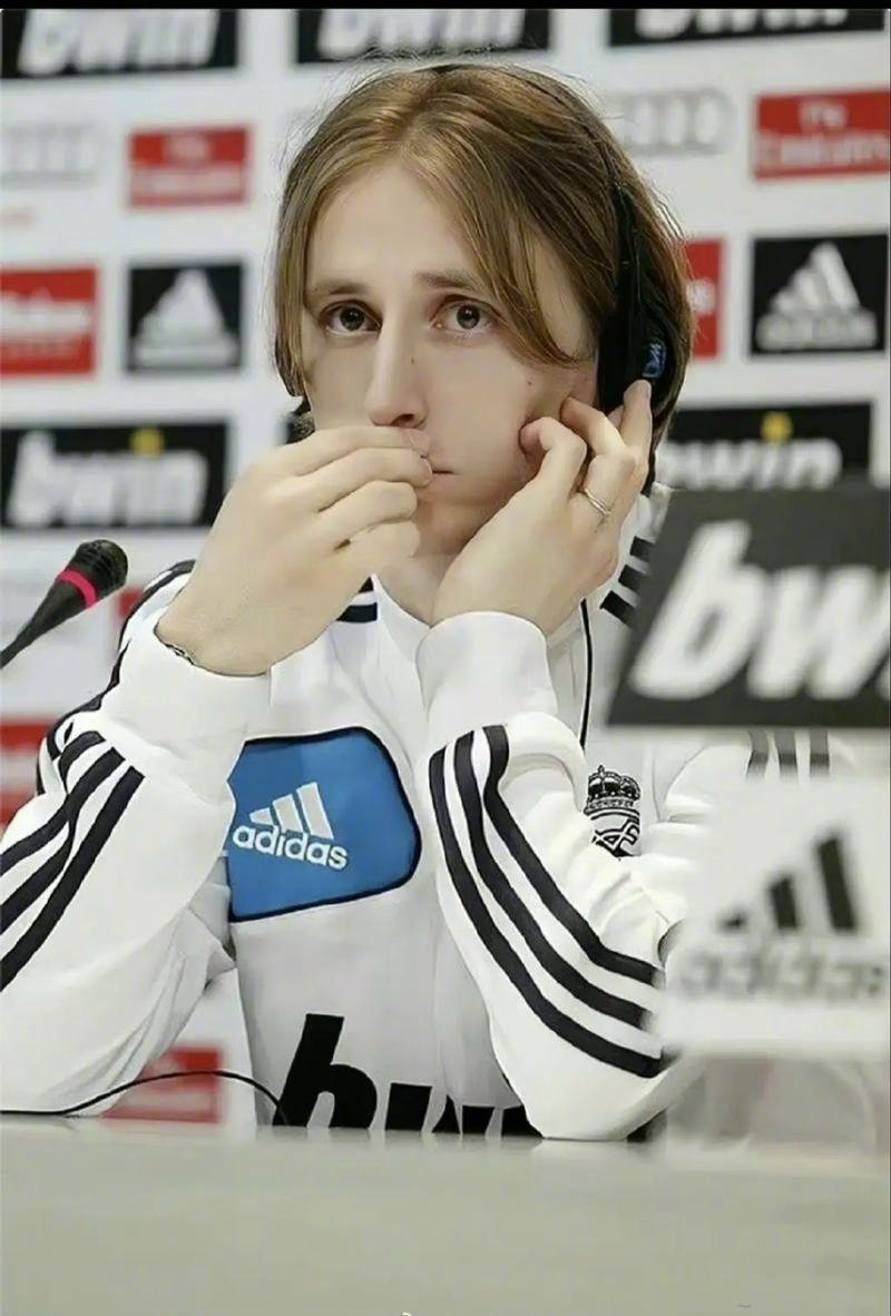 弃用世界第三，王励勤出狠招！国乒大洗牌奥运赌注，21岁新星重用