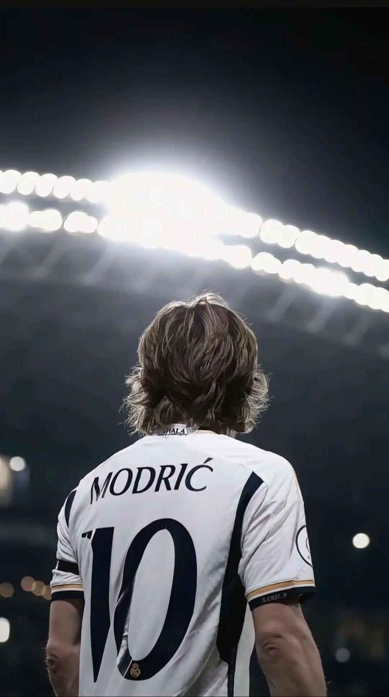 河南决战国安！三位久违强援露面，王刚单独挑大梁，新金主现场督战