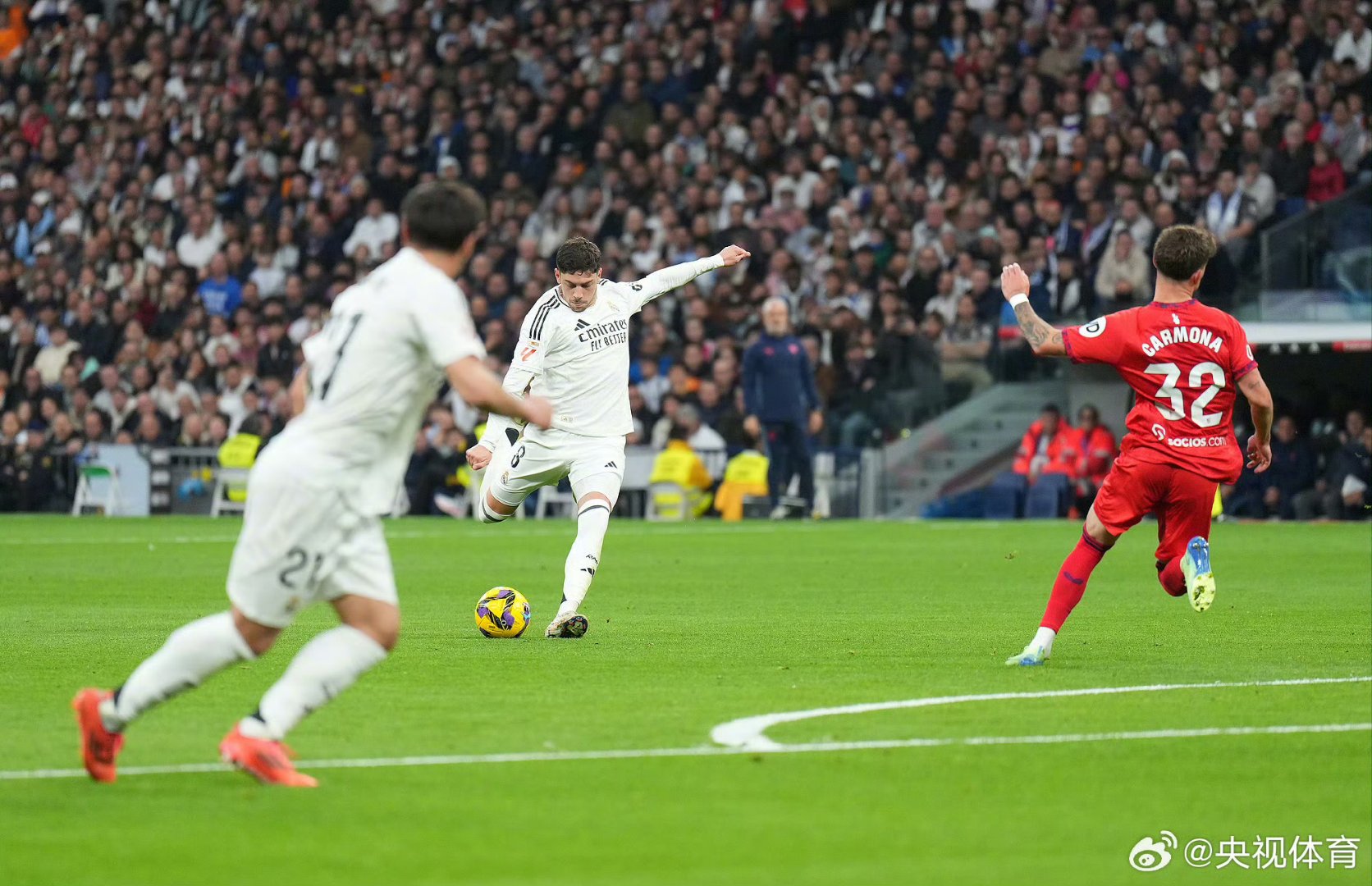 康宁汉姆半场15+7+4，超七成命中率带队领先17分