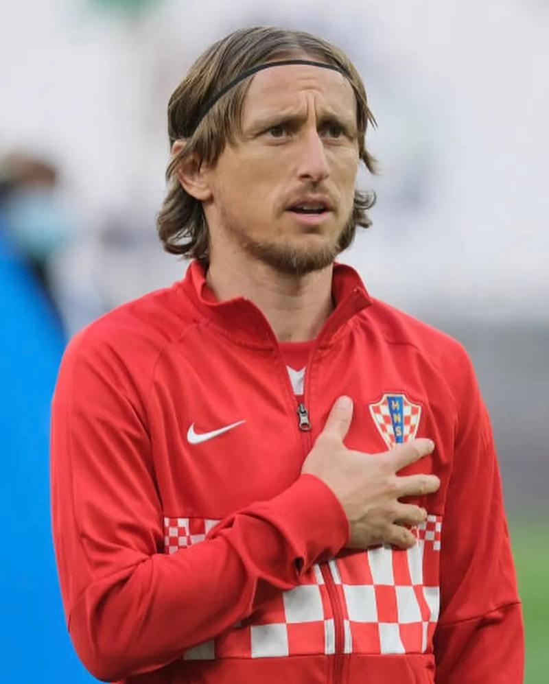 欧冠进球榜更新：梅西连续破门,