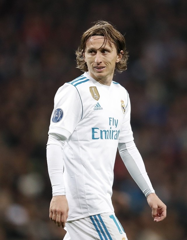 卡什：夏窗我收到好几份报价，但我就想留在维拉，我喜欢这里